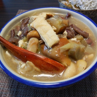 豆腐と油揚げと茄子のキノコ汁